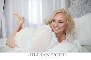 boudoir photo of plus size women