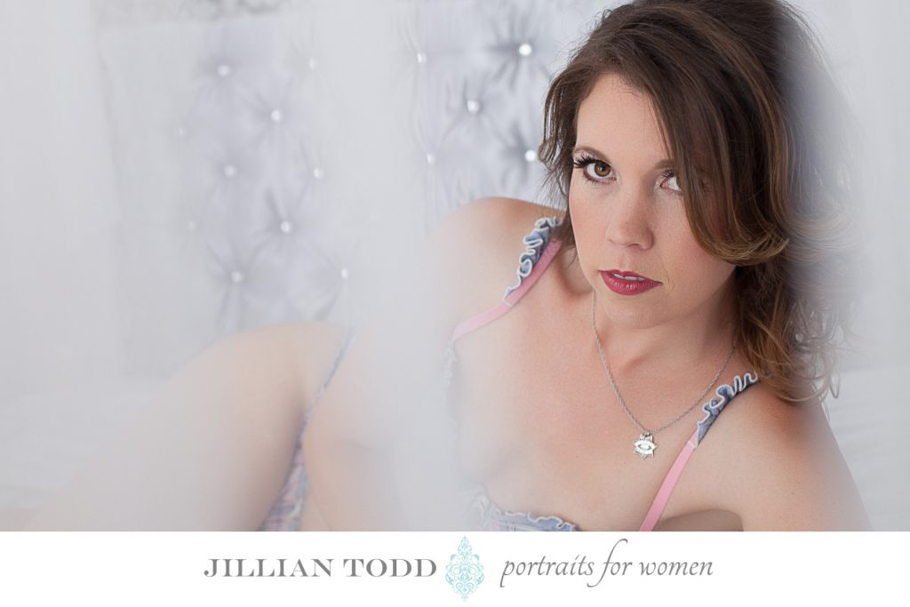 boudoir-photos-sacramento-intimate-feminine-pics